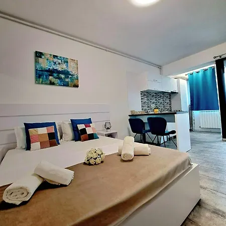 Apartment & Studiouri Jolie *